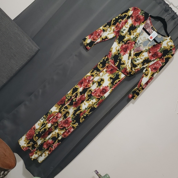 Love CHELSEY Maxi Dress - Picture 2 of 4